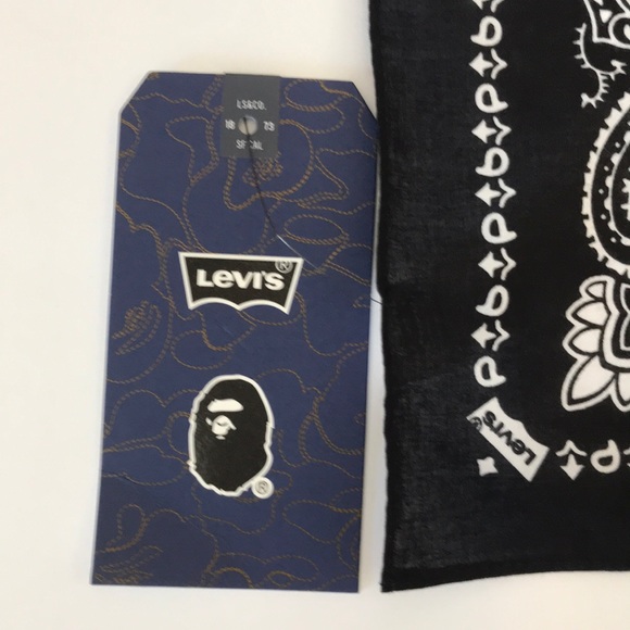 🎉Host Pick🎉Levi’s x Bape Black Bandana NWT - Picture 3 of 8